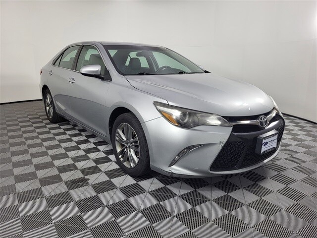2017 Toyota Camry XLE photo 4