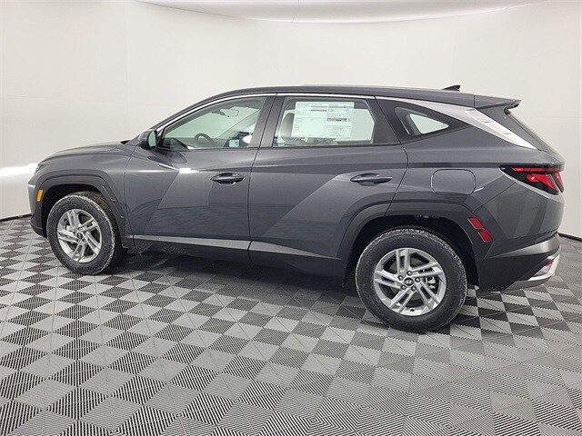 2025 Hyundai Tucson SE photo 2