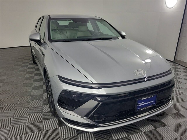 2024 Hyundai Sonata SEL photo 2