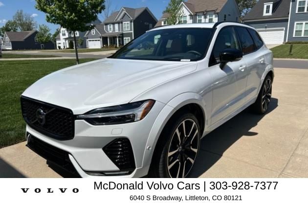 2023 Volvo XC60 B5 Ultimate Dark Theme AWD's photo