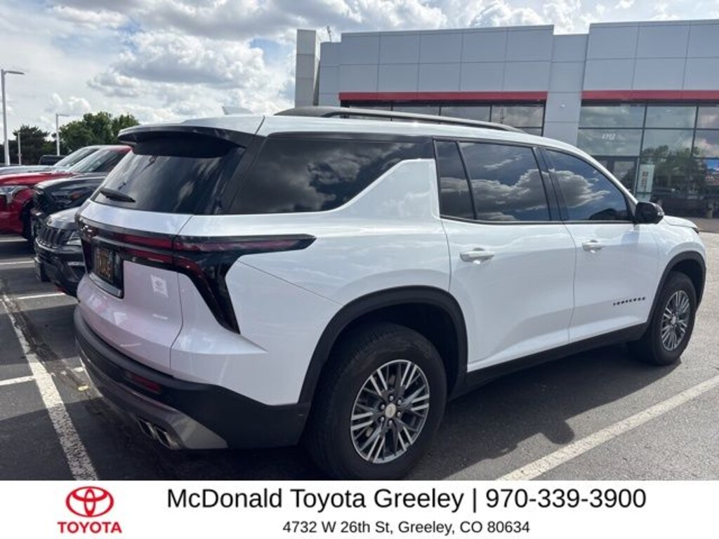 Used 2025 Chevrolet Traverse LT SUV