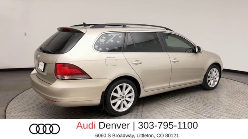 Used 2013 Volkswagen Jetta SportWagen 2.0L TDI w/Sunroof/Navigation Wagon