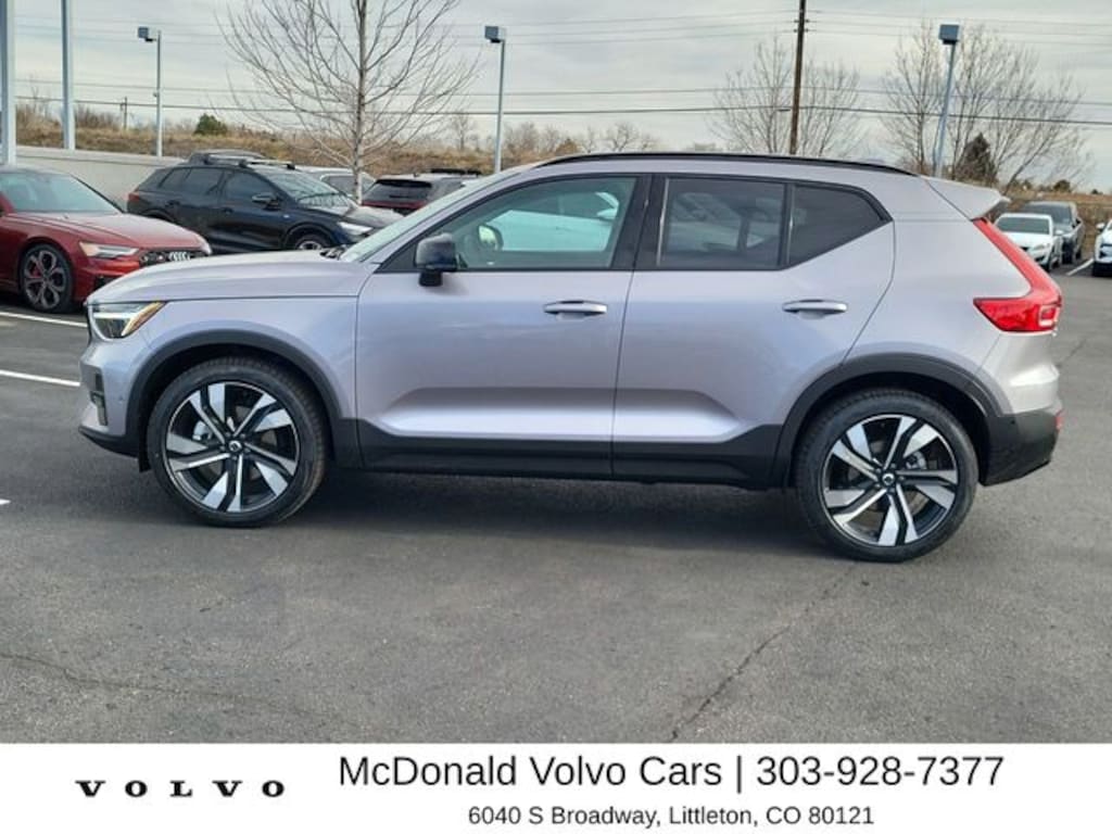 New 2026 Volvo XC40 B5 Ultra SUV