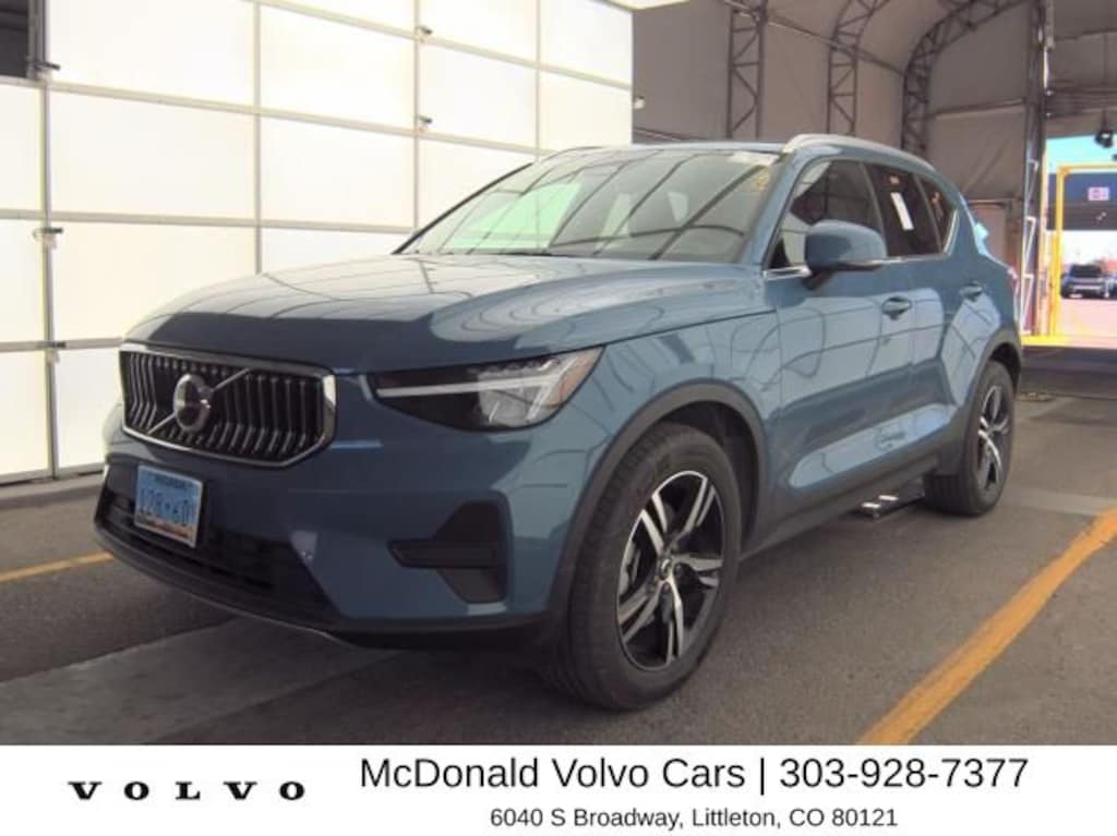 Certified 2025 Volvo XC40 B5 Core Bright Theme SUV