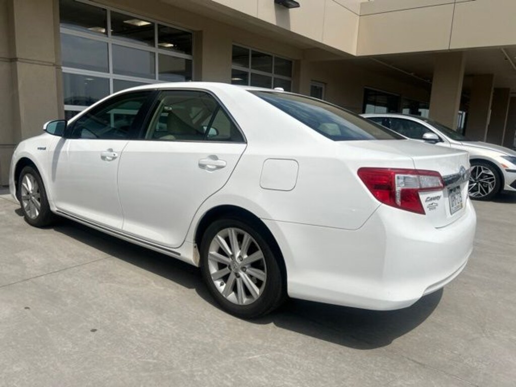 Used 2012 Toyota Camry Hybrid XLE Sedan