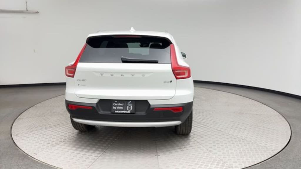 Certified 2023 Volvo XC40 B5 AWD Ultimate Bright SUV