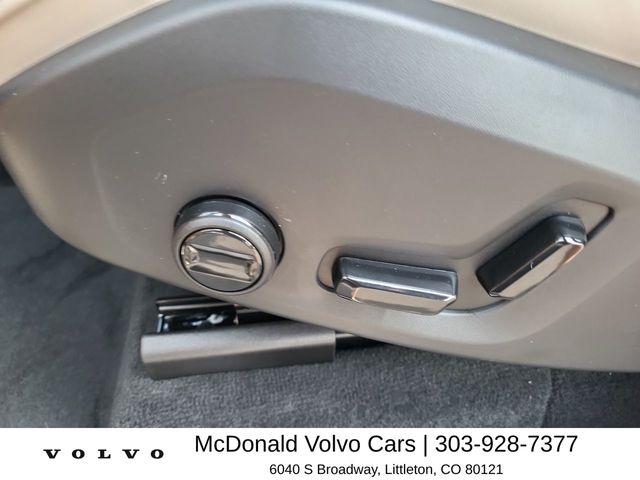 2026 Volvo XC90 Plus - Photo 12