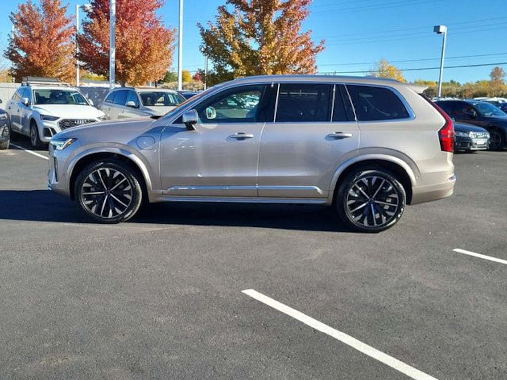 New 2026 Volvo XC90 plug-in hybrid T8 Plus 7-Seater SUV