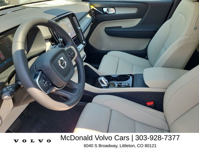 2026 Volvo XC40 Plus - Photo 11