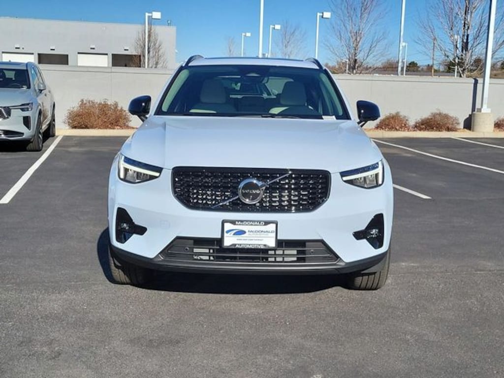 New 2026 Volvo XC40 B5 Plus SUV
