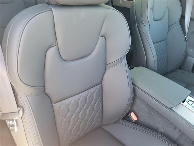 2025 Volvo XC90 Plus - Photo 19