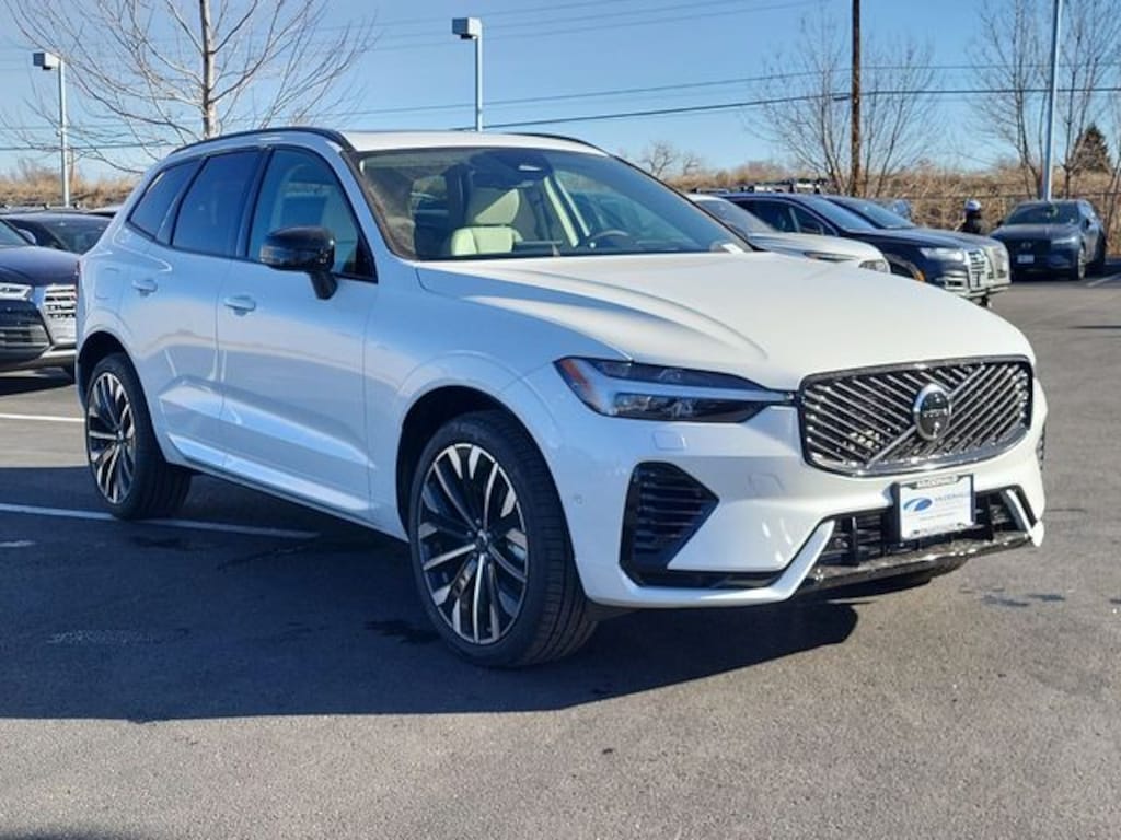 New 2026 Volvo XC60 plug-in hybrid T8 Ultra SUV