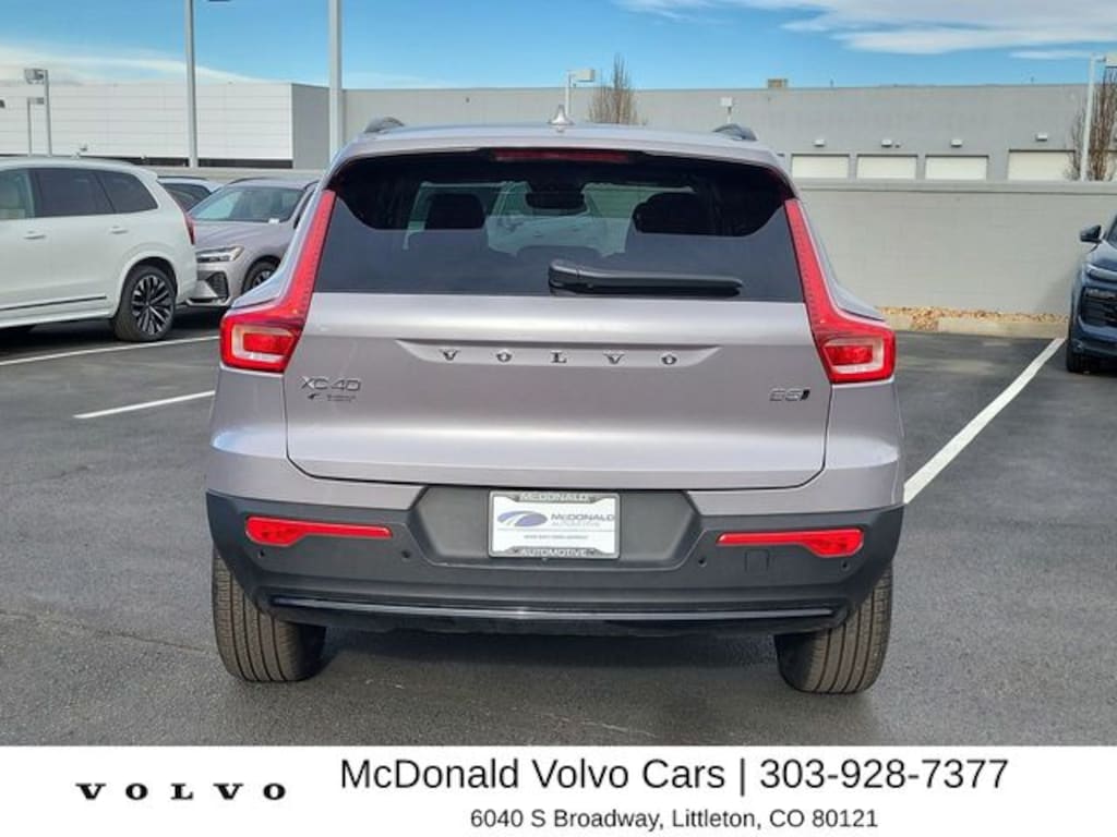 New 2026 Volvo XC40 B5 Ultra SUV