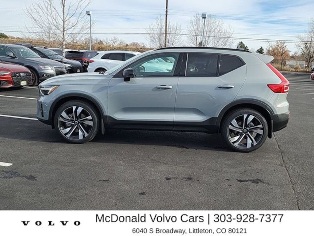 New 2026 Volvo XC40 B5 Ultra SUV