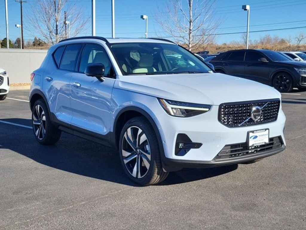 New 2026 Volvo XC40 B5 Plus SUV