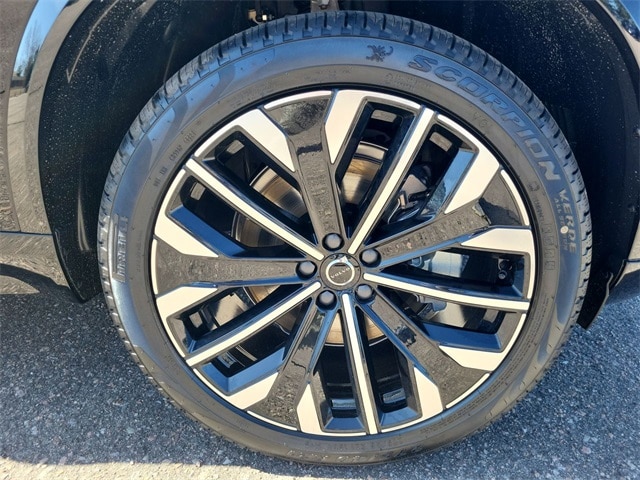 2025 Volvo XC90 Plus - Photo 20