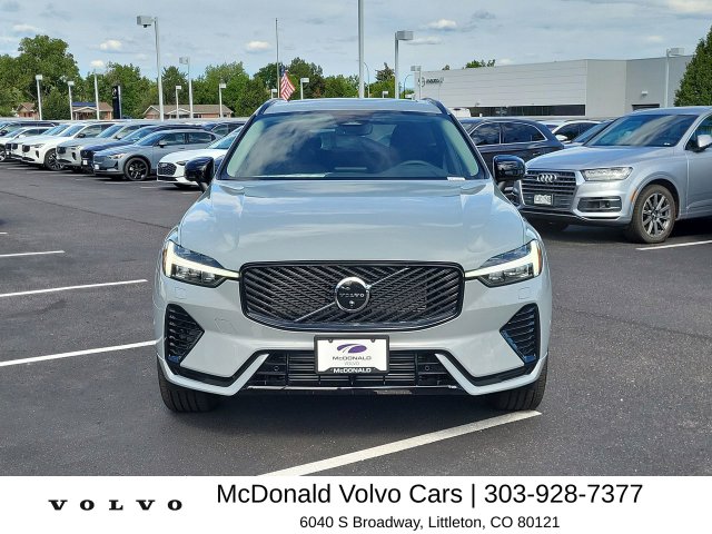 New 2026 Volvo XC60 plug-in hybrid T8 Plus SUV