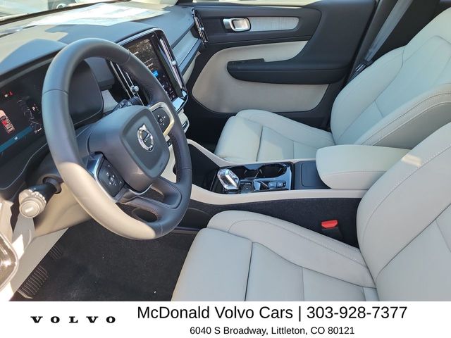 2026 Volvo XC40 Plus - Photo 11