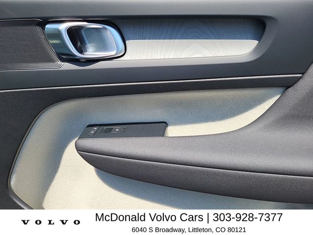 2026 Volvo XC40 Plus - Photo 18