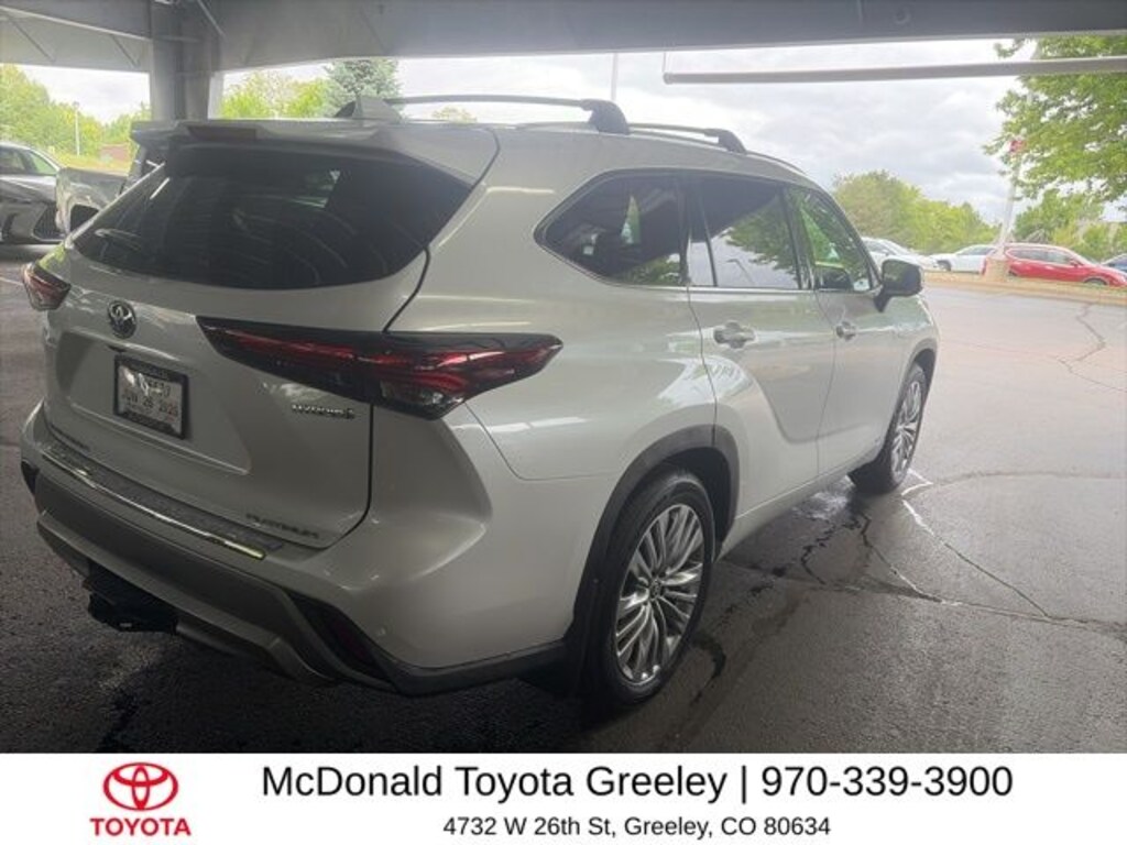 Used 2024 Toyota Highlander Hybrid Platinum SUV