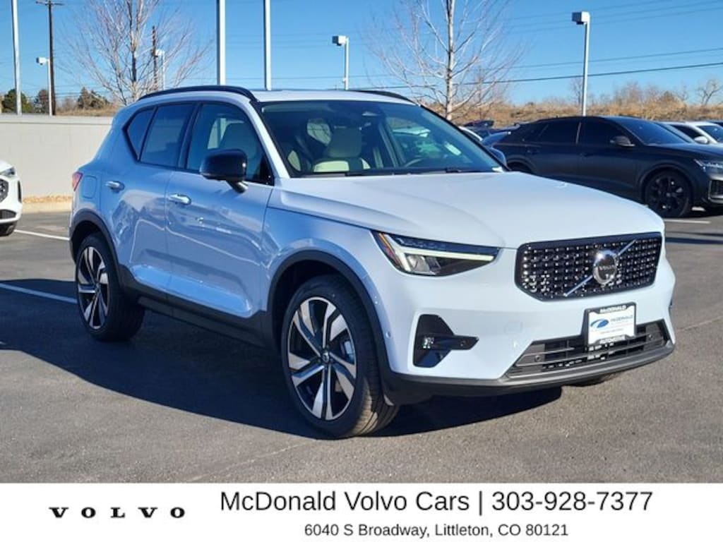 New 2026 Volvo XC40 B5 Plus SUV
