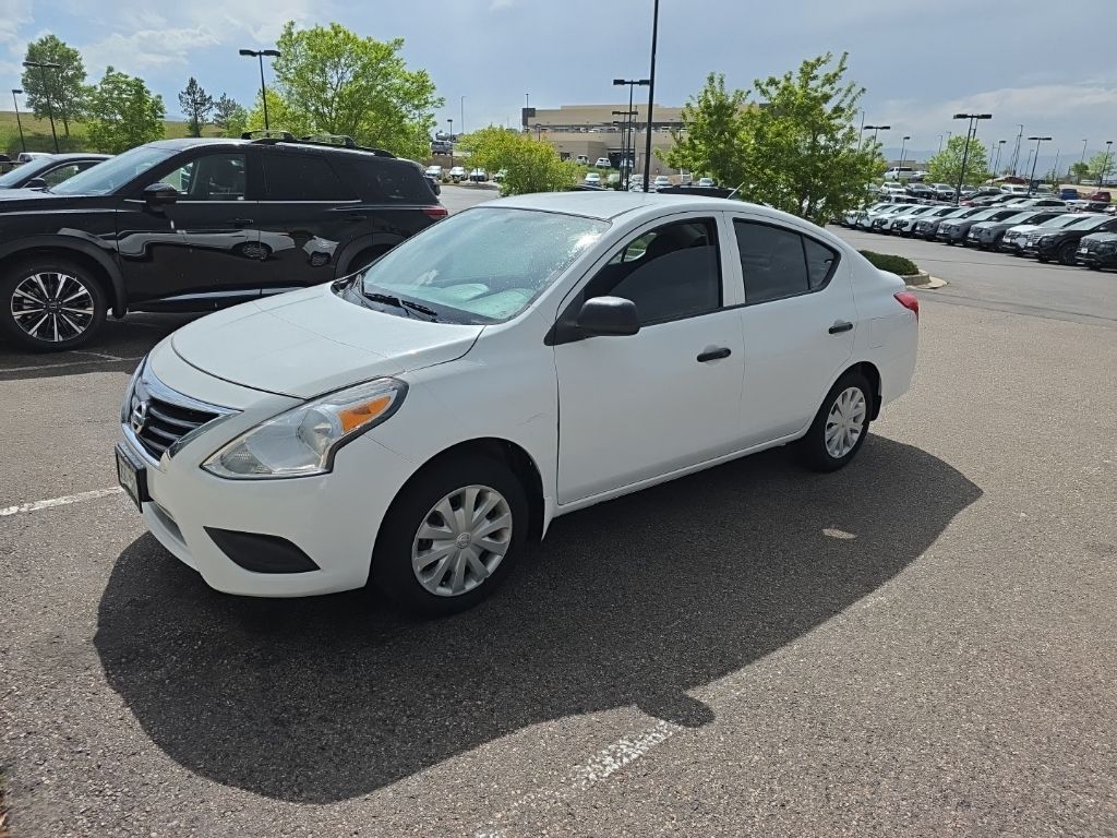 2015 Nissan Versa's photo