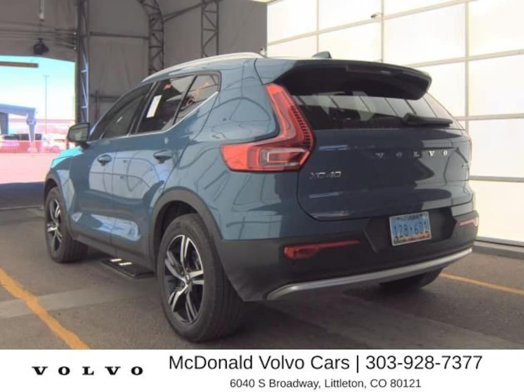 Certified 2025 Volvo XC40 B5 Core Bright Theme SUV