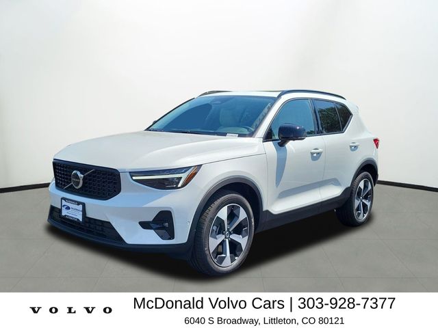2026 Volvo XC40 B5 Plus Dark AWD's photo