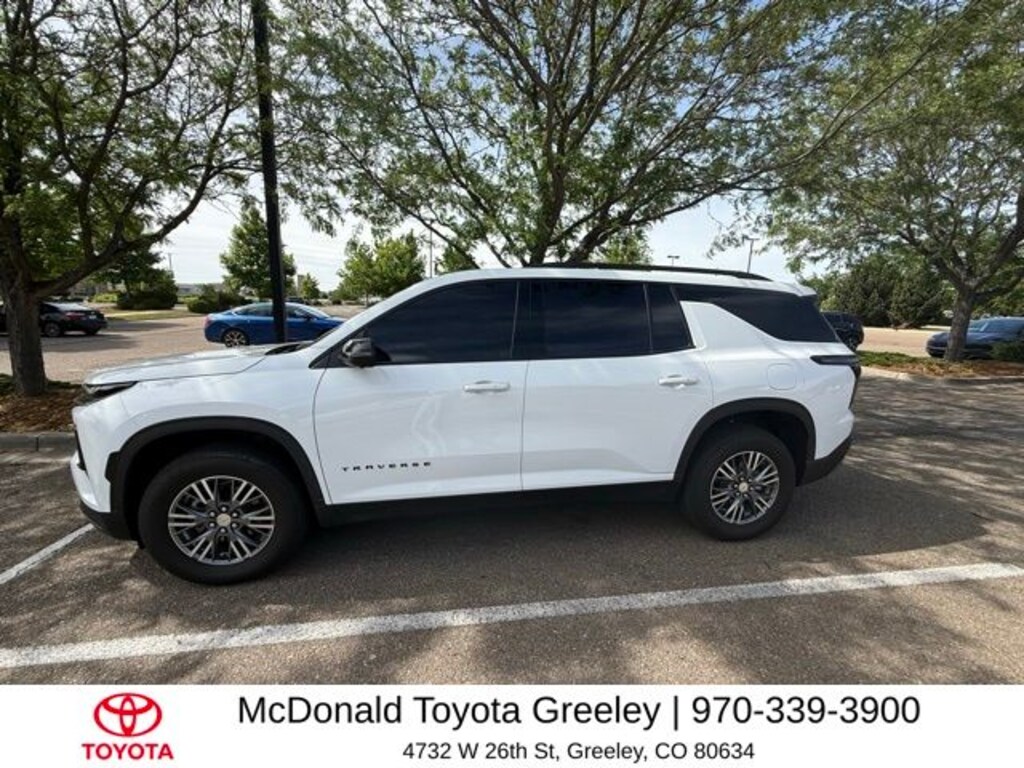 Used 2025 Chevrolet Traverse LT SUV
