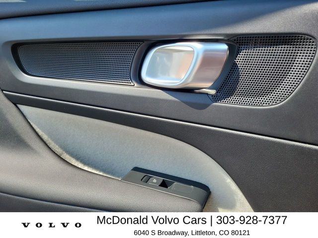 2026 Volvo XC40 Plus - Photo 15