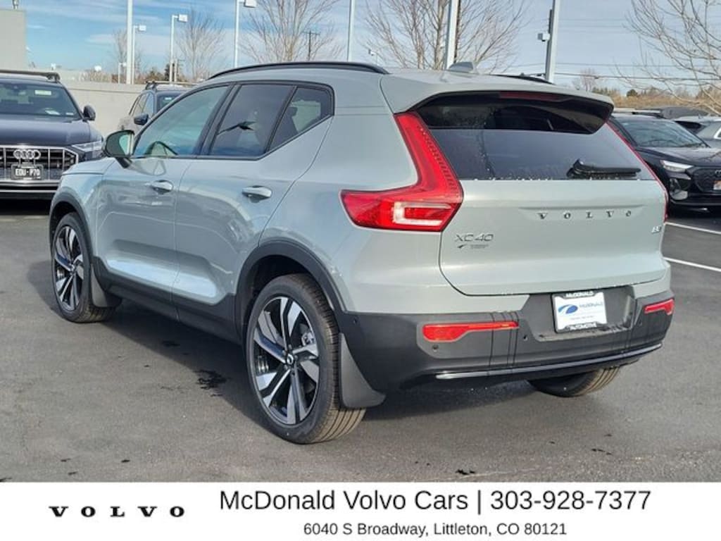New 2026 Volvo XC40 B5 Ultra SUV