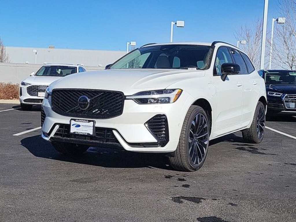 New 2026 Volvo XC60 plug-in hybrid T8 Ultra SUV