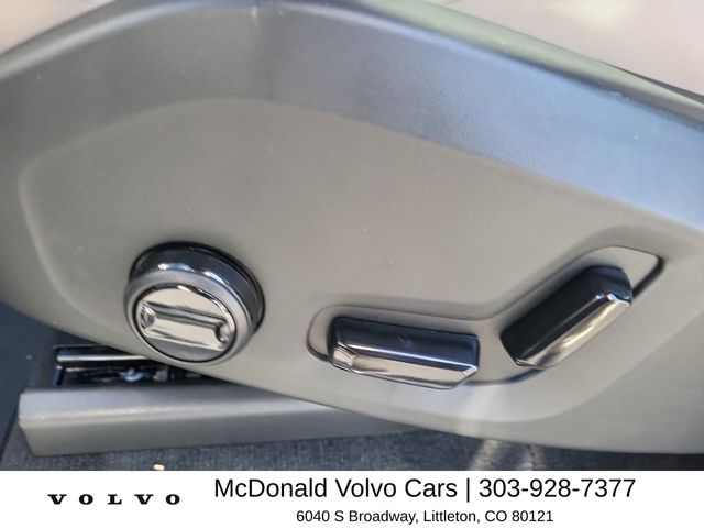 2025 Volvo XC90 Core - Photo 12