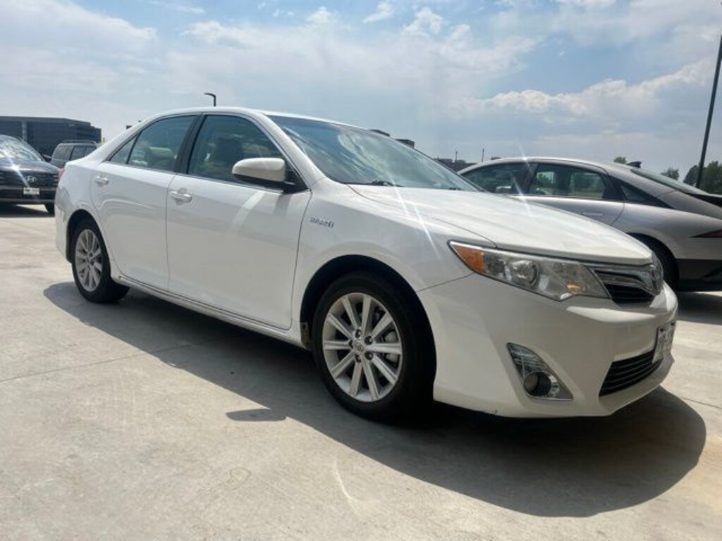 Used 2012 Toyota Camry Hybrid XLE Sedan