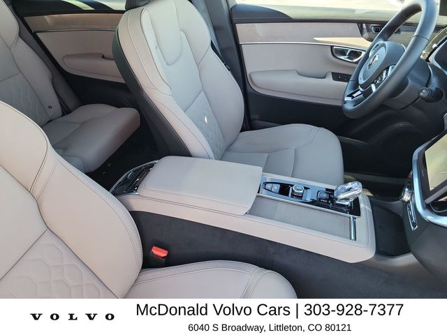 2026 Volvo XC90 Plus - Photo 17