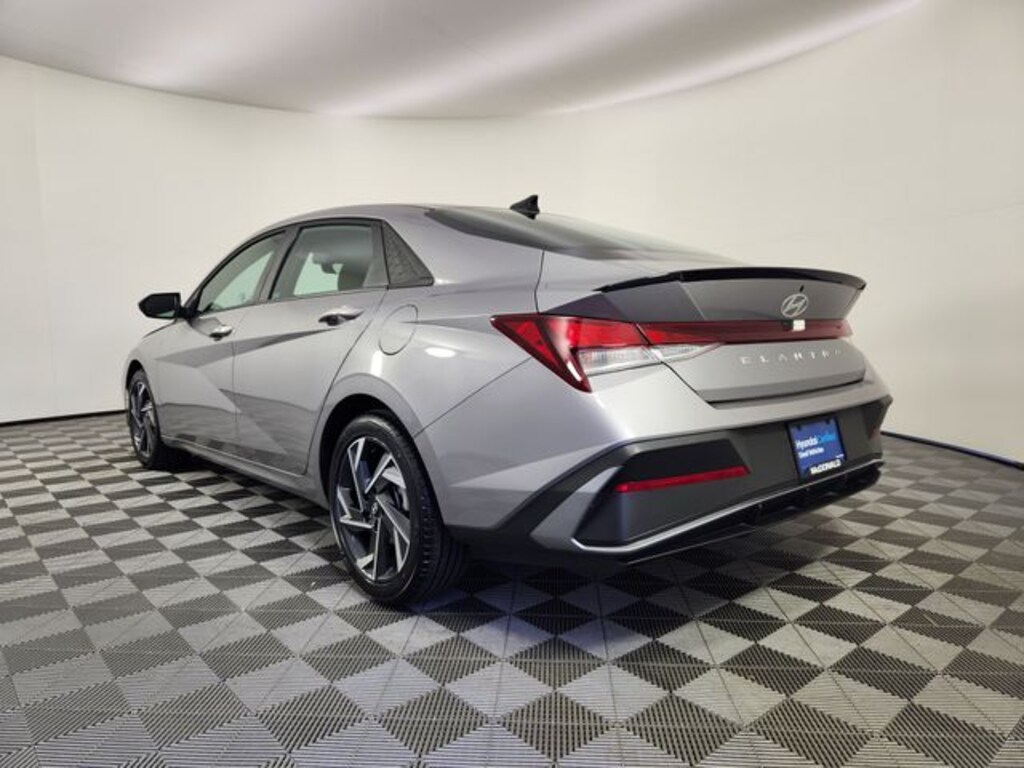 Used 2025 Hyundai Elantra SEL Sport Sedan