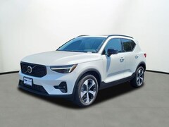 2026 Volvo XC40 B5 Plus AWD SUV