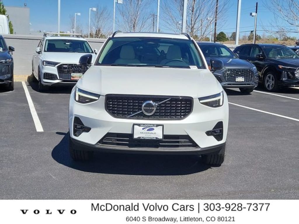 New 2026 Volvo XC40 B5 Ultra SUV