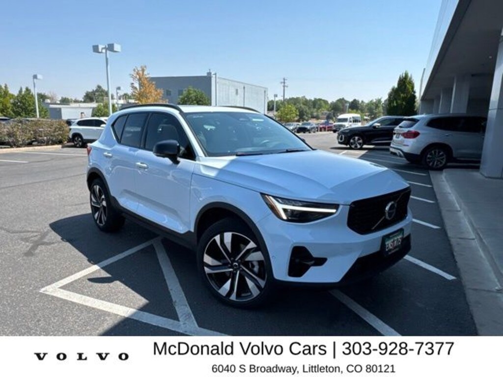 Used 2025 Volvo XC40 B5 Ultra Dark Theme SUV