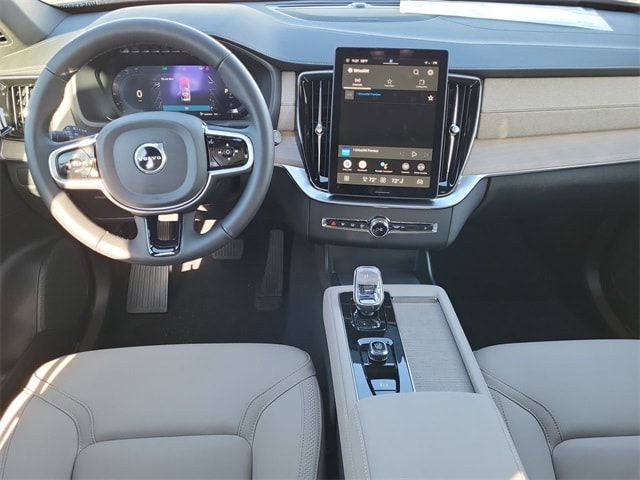 2025 Volvo XC90 Plus - Photo 14