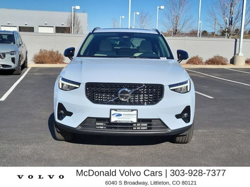 New 2026 Volvo XC40 B5 Plus SUV