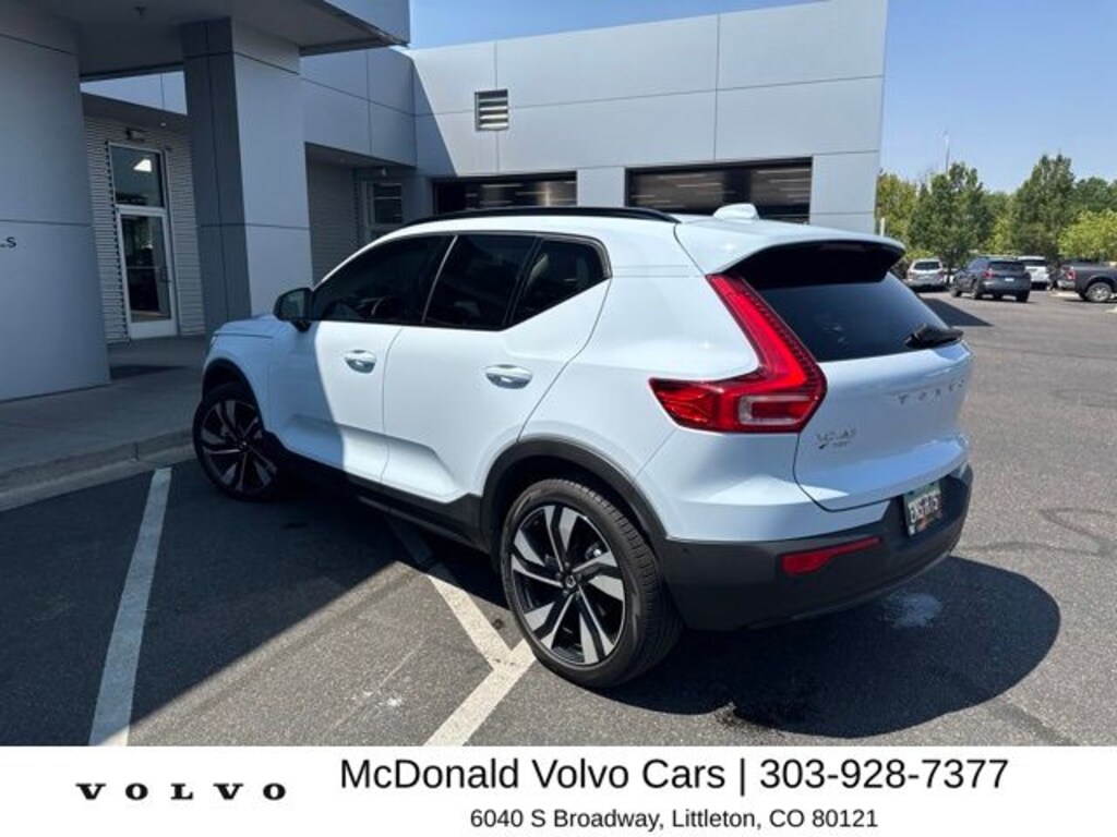 Used 2025 Volvo XC40 B5 Ultra Dark Theme SUV
