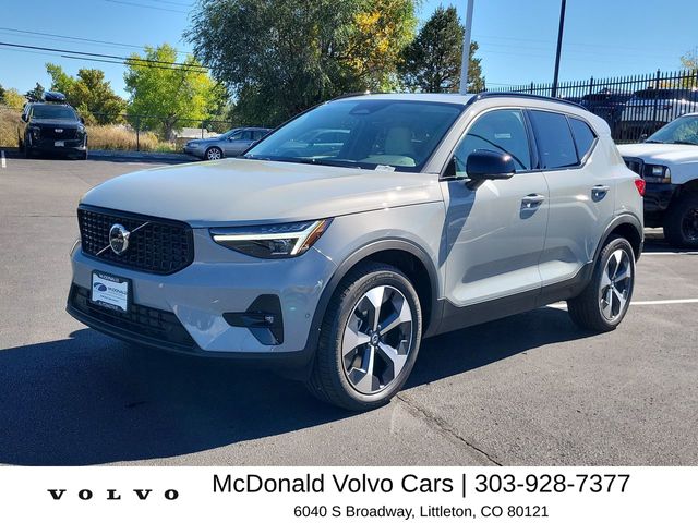 2026 Volvo XC40 Plus - Photo 9