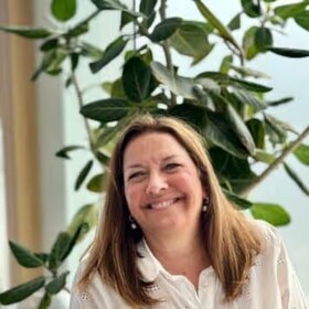 Staff member Carolyn Wachuta from ID_618555