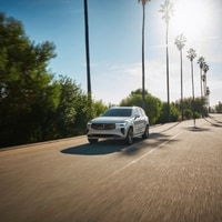 XC90%20Balances%20Power%20and%20Control.jpg