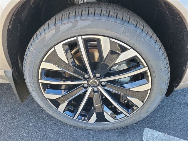2025 Volvo XC90 Plus - Photo 20