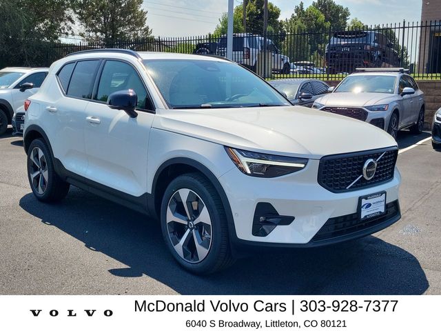 2026 Volvo XC40 Plus - Photo 7