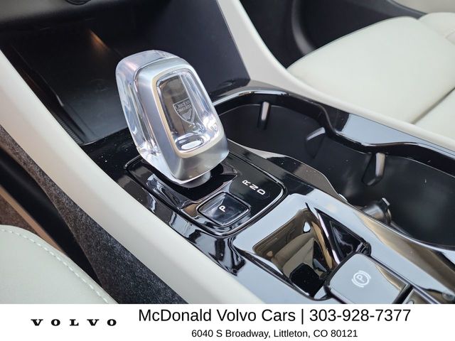 2026 Volvo XC40 Plus - Photo 24