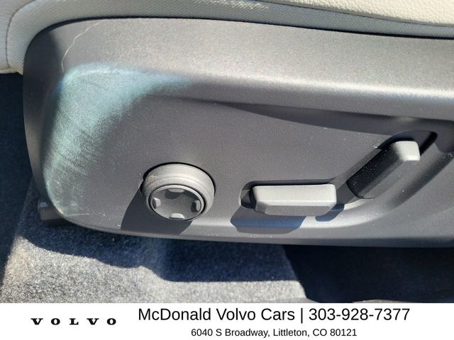 2026 Volvo XC40 Plus - Photo 12