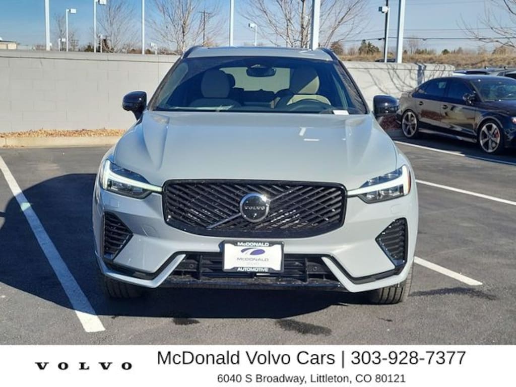 New 2026 Volvo XC60 plug-in hybrid T8 Plus SUV